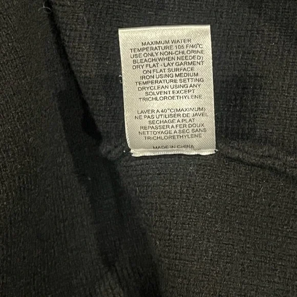 JOSEPH Milano Knitted Soft Wool Sleeveless Dress with Large Pockets, Deep V Neck - Picture 10 of 12